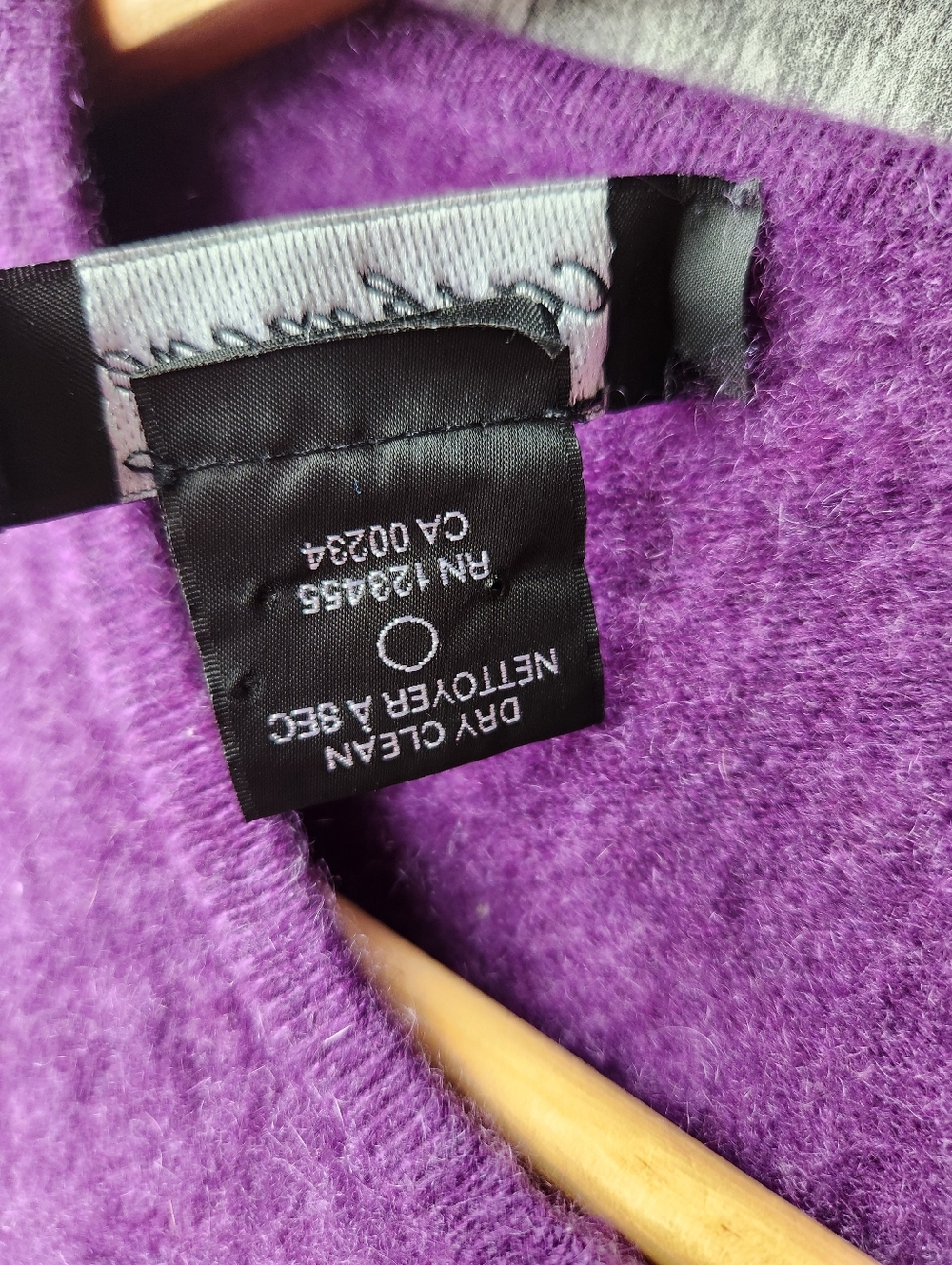 Lord & Taylor Purple Crewneck Cardigan Sweater 100% Cashmere Large - Picture 5 of 8